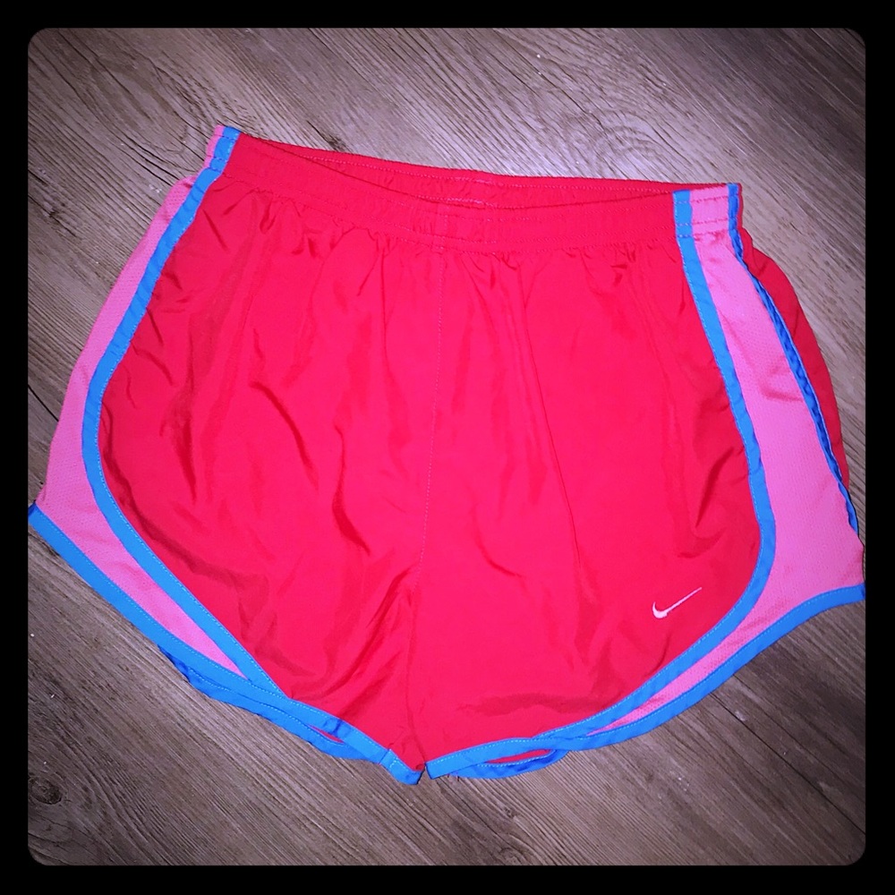 Nike Women’s Dri Fit Shorts Size Small EUC